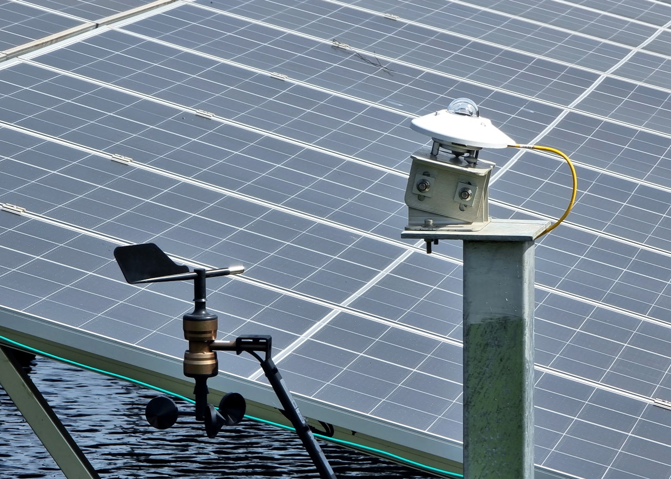 pyranometry to urządzenia pomiarowe służące do pomiaru promieniowania słonecznego całkowitego pyranometry mierzą całkowite promieniowanie słoneczne docierające do powierzchni
