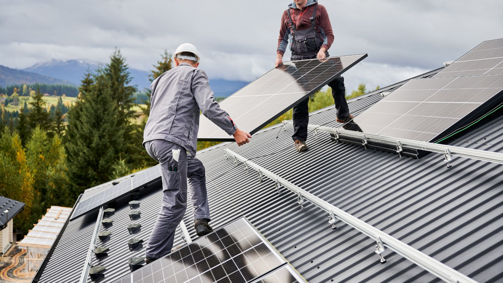 montaż instalacja dużej PV