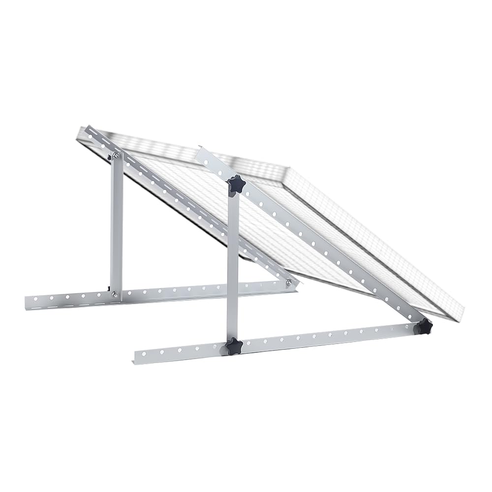 Montaż uziemienia w instalacji PV Technik montujący uziemienie przy panelach słonecznych na dachu z narzędziami