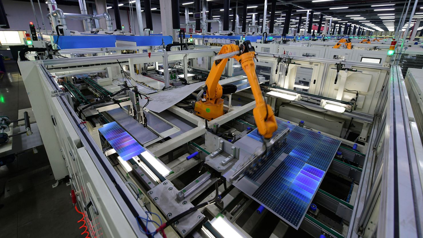 Największa farma PV Tengger w Chinach Satelitarne zdjęcie największej farmy solarnej Tengger w chińskiej pustyni