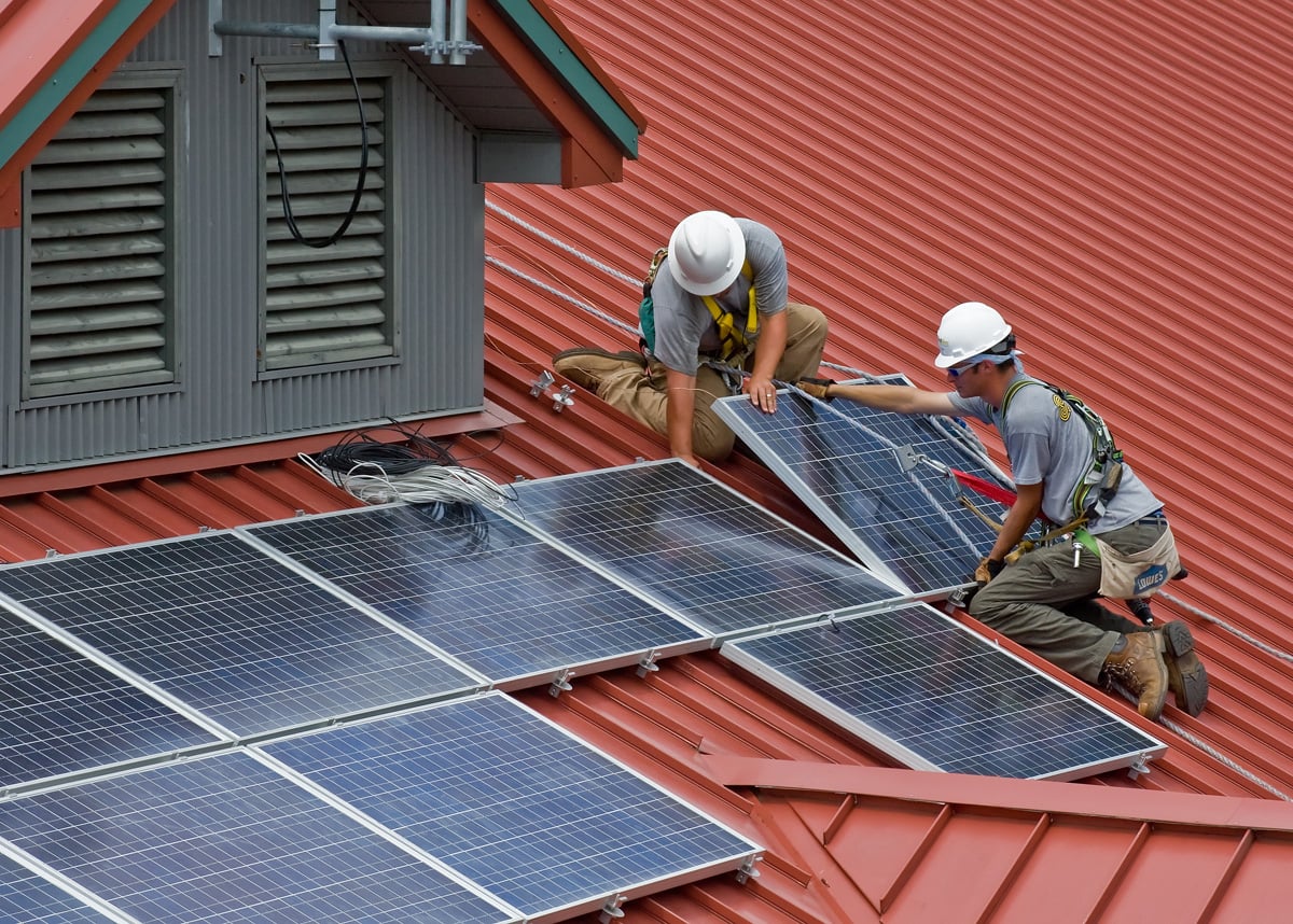 Zużycie prądu w domu z fotowoltaiką Wykres zużycia energii w gospodarstwie domowym z podziałem na pory dnia