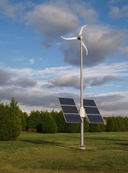 licznik energii w systemie hybrydowym bliskie ujęcie licznika energii z wyświetlaczem zużycia i produkcji
